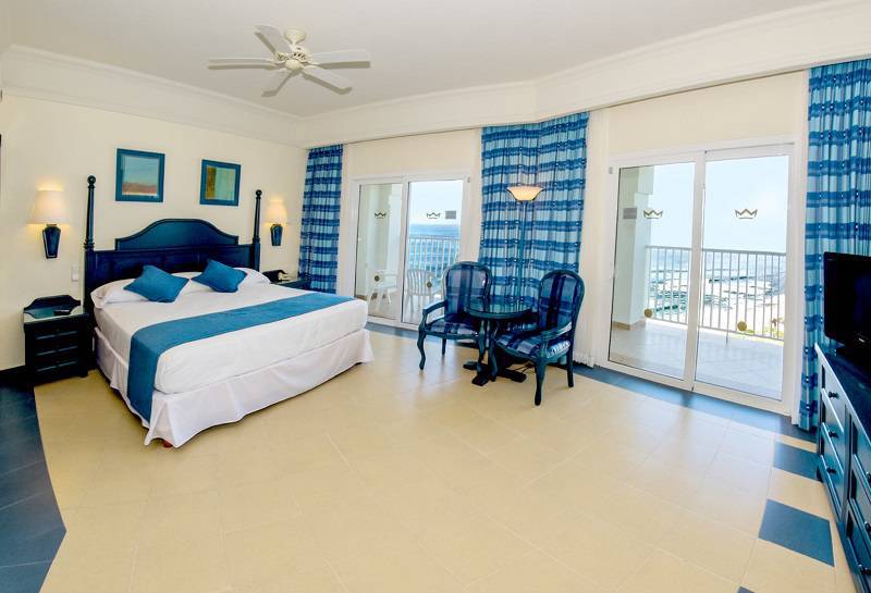 RIU Emerald Bay room