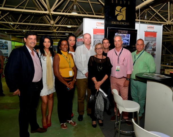 Cuba’s Foreign Trade Minister Visits the Excelencias Booth at FIHAV 2014